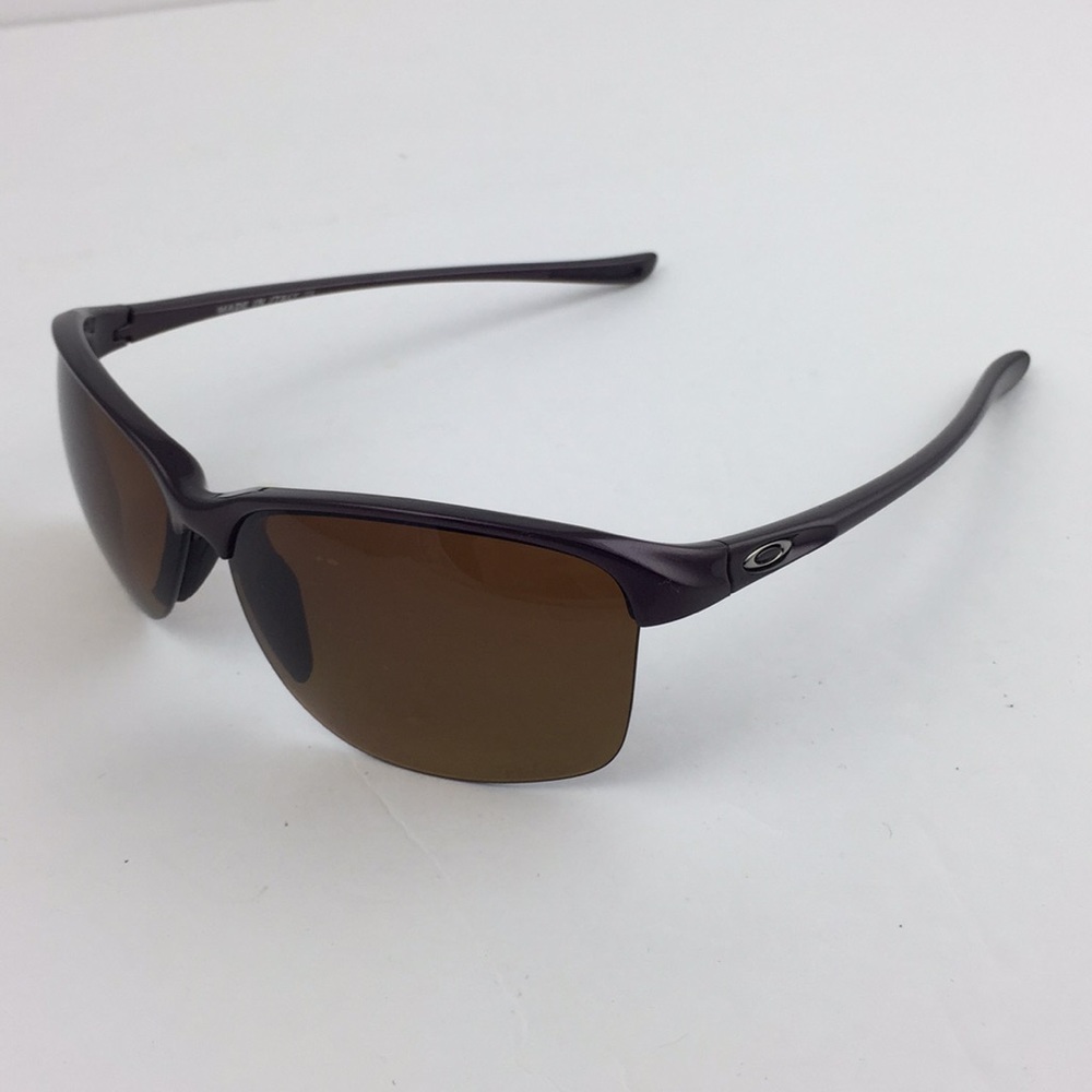 Oakley Unstoppable Sporty Polarized Athletic